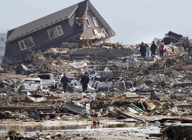 日本311大地震和海啸击垮了不少家园。